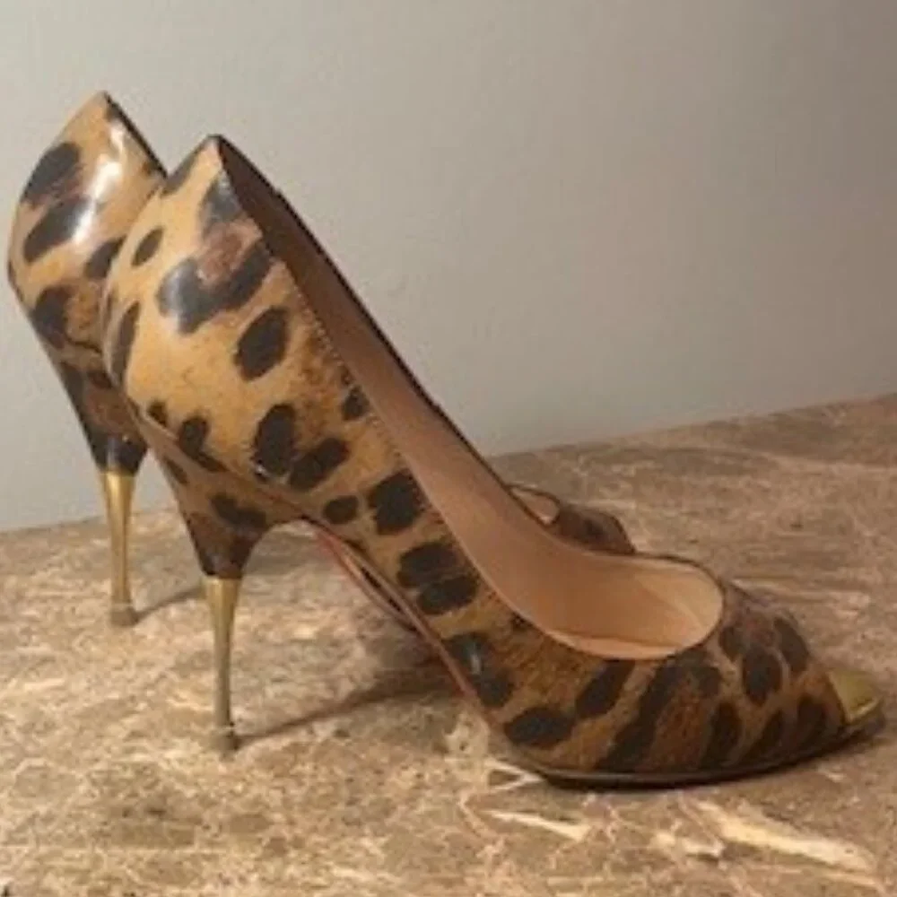 Christian Louboutin VINTAGE Yotruche Leopard Patent Leather Heels – Sz 8